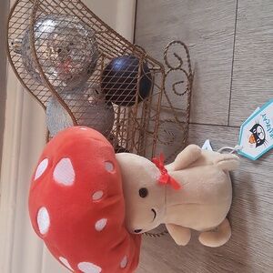 Jellycat Cream and Red Mushroom Plush l Nwt l Adorable Item
